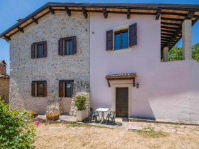 Отель Compact Apartments for Panoramic Mountain View in Sellano Umbria  Селлано